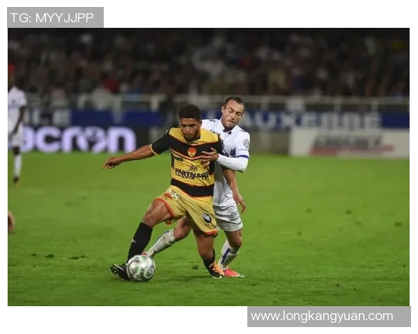 法乙南锡与奥尔良激战正酣比分悬念引人关注