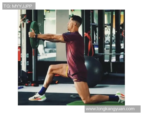 约翰-埃格伯努晒出训练照片，激励粉丝坚持运动