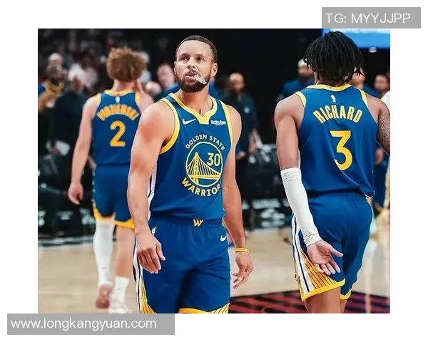 勇士险胜快船，一步之遥晋级西部半决赛