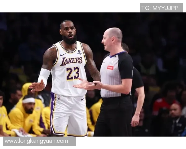 篮网与湖人精彩对决全场解说回顾与赛后分析