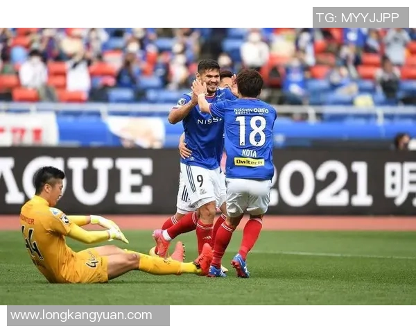 横滨与甲府精彩对决直播全程回顾与战况分析