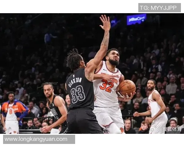 奇才与纽约尼克斯激战正酣球迷期待精彩对决与惊喜表现 奇才与纽约尼克斯激战正酣球迷期待精彩对决与惊喜表现