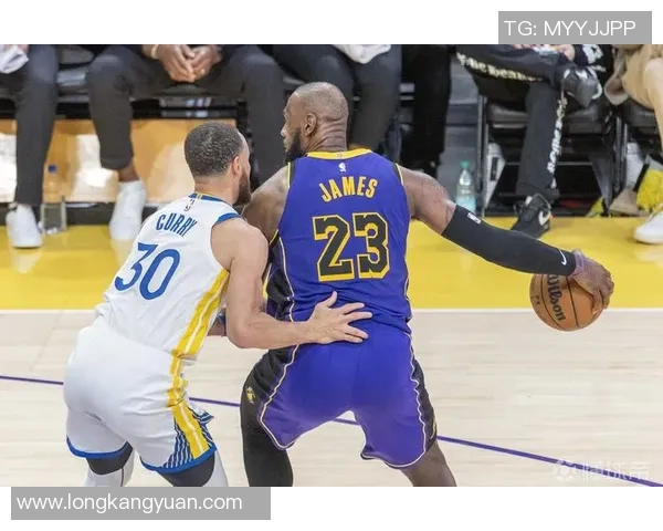 火箭队与森林狼激战四月之夜季后赛精彩回顾与分析